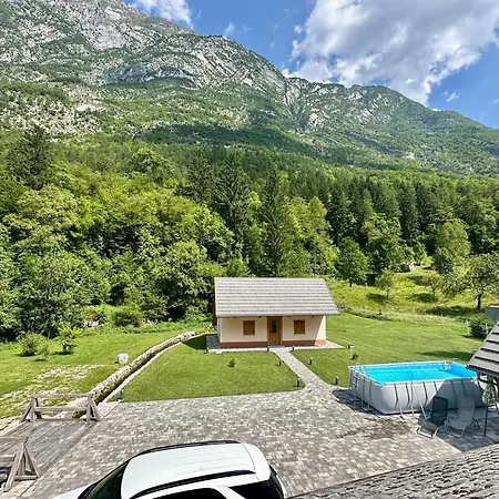 Počitniška hiša Family House Pri Kovacu Soca